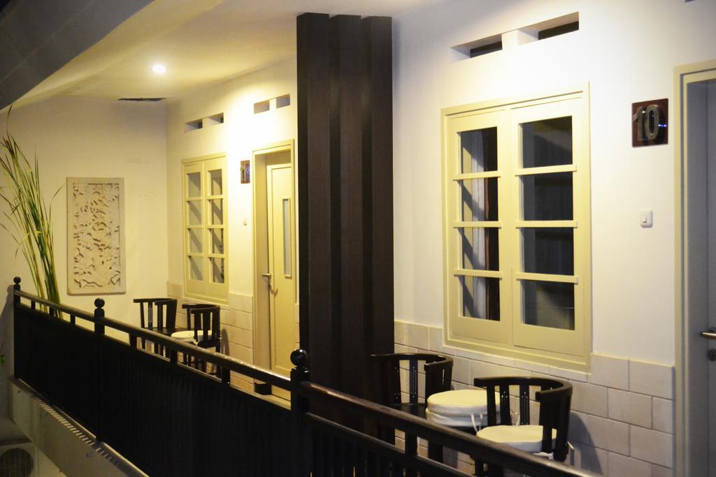 Srikandi Guesthouse Malang Exterior photo